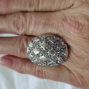 Oval and rhinestone stretch ring‎